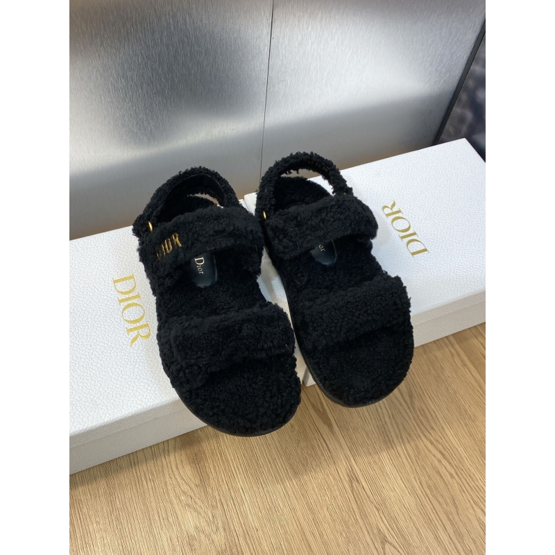 ch**an D*or sandals